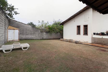 Casa à venda com 1000m², 4 quartos e 8 vagas Casa à venda com 1000m², 4 quartos e 8 vagasQuintal