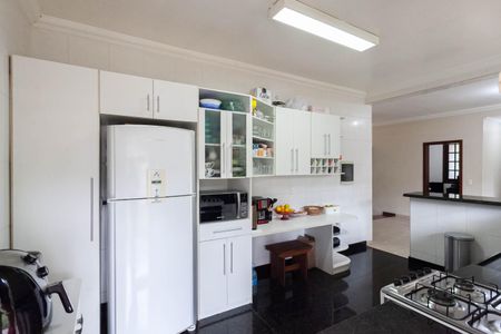 Casa à venda com 1000m², 4 quartos e 8 vagas Casa à venda com 1000m², 4 quartos e 8 vagasCozinha