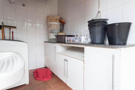 Casa à venda com 1000m², 4 quartos e 8 vagas Casa à venda com 1000m², 4 quartos e 8 vagasÁrea de serviço