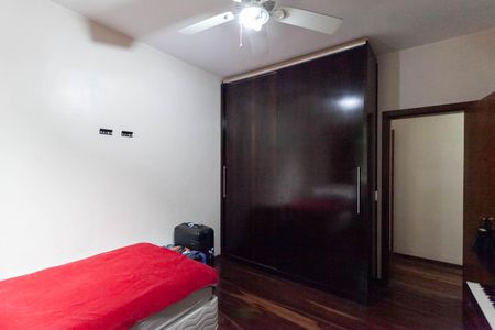 Casa à venda com 1000m², 4 quartos e 8 vagas Casa à venda com 1000m², 4 quartos e 8 vagasQuarto 2