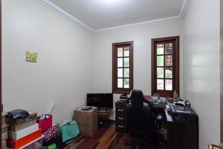 Casa à venda com 1000m², 4 quartos e 8 vagas Casa à venda com 1000m², 4 quartos e 8 vagasQuarto 1