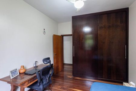 Casa à venda com 1000m², 4 quartos e 8 vagas Casa à venda com 1000m², 4 quartos e 8 vagasQuarto 3