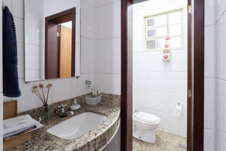 Casa à venda com 1000m², 4 quartos e 8 vagas Casa à venda com 1000m², 4 quartos e 8 vagasLavabo