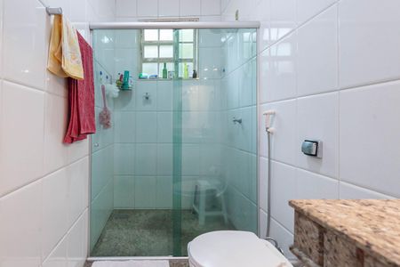 Casa à venda com 1000m², 4 quartos e 8 vagas Casa à venda com 1000m², 4 quartos e 8 vagasBanheiro social