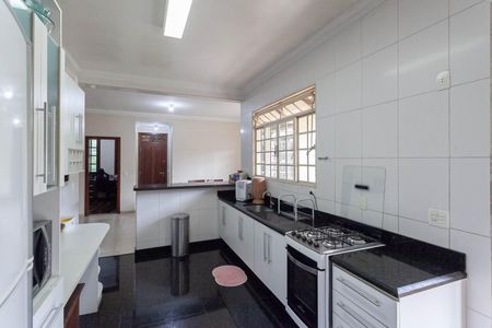 Casa à venda com 1000m², 4 quartos e 8 vagas Casa à venda com 1000m², 4 quartos e 8 vagasCozinha