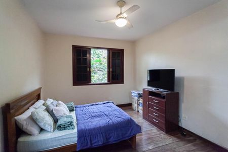 Casa à venda com 1000m², 4 quartos e 8 vagas Casa à venda com 1000m², 4 quartos e 8 vagasSuíte