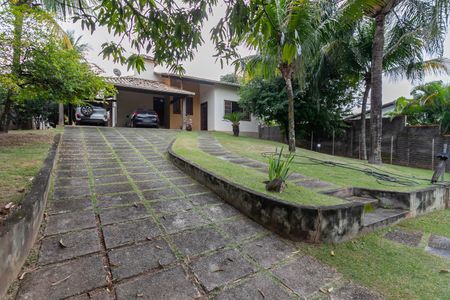 Casa à venda com 1000m², 4 quartos e 8 vagas Casa à venda com 1000m², 4 quartos e 8 vagasQuintal