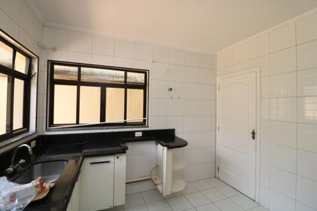 Casa para alugar com 100m², 3 quartos e 3 vagasCozinha