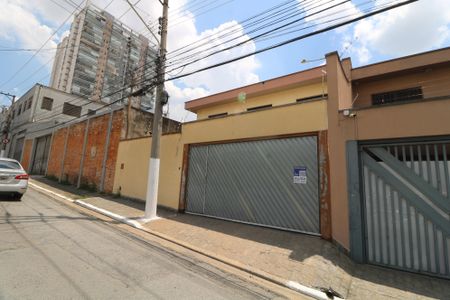 Casa para alugar com 100m², 3 quartos e 3 vagasFachada