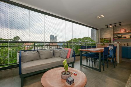 Apartamento à venda com 205m², 4 quartos e 4 vagasVaranda