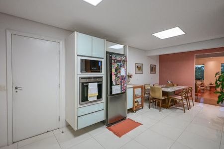 Apartamento à venda com 205m², 4 quartos e 4 vagasCozinha