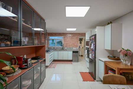 Apartamento à venda com 205m², 4 quartos e 4 vagasCozinha