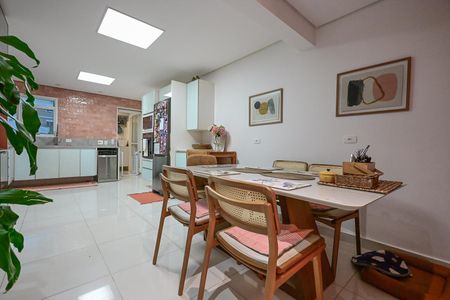 Apartamento à venda com 205m², 4 quartos e 4 vagasCozinha