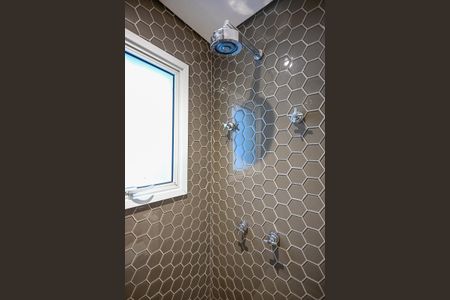 Apartamento à venda com 205m², 4 quartos e 4 vagasChuveiro do Banheiro