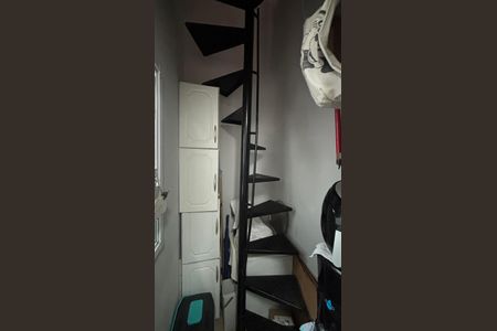 Apartamento à venda com 72m², 2 quartos e 1 vagaEscada Cobertura