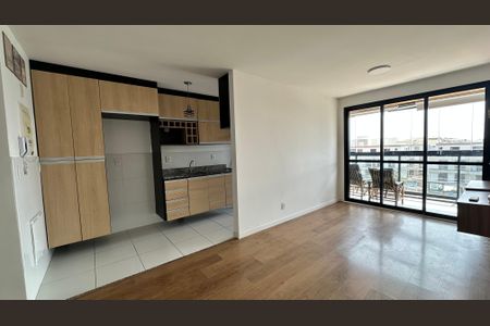 Sala de apartamento para alugar com 2 quartos, 77m² em Recreio dos Bandeirantes, Rio de Janeiro