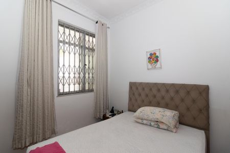 Quarto 2 de casa para alugar com 3 quartos, 150m² em Vila Valqueire, Rio de Janeiro