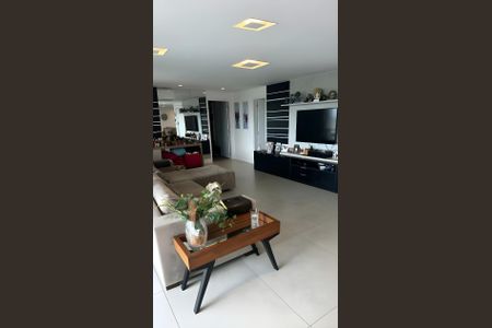 Apartamento para alugar com 7 quartos, 240m² em Água Branca, São Paulo