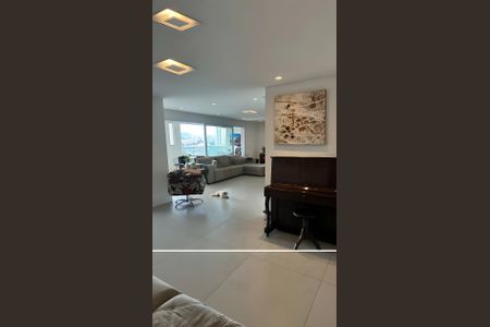 Apartamento para alugar com 7 quartos, 240m² em Água Branca, São Paulo