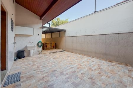 Casa para alugar com 70m², 2 quartos e 2 vagas Casa para alugar com 70m², 2 quartos e 2 vagasÁrea Externa