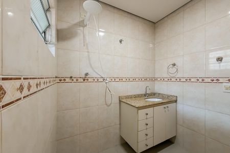 Casa para alugar com 70m², 2 quartos e 2 vagas Casa para alugar com 70m², 2 quartos e 2 vagasBanheiro Social