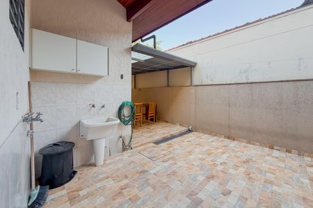 Casa para alugar com 70m², 2 quartos e 2 vagas Casa para alugar com 70m², 2 quartos e 2 vagasÁrea Externa