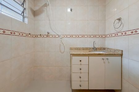 Casa para alugar com 70m², 2 quartos e 2 vagas Casa para alugar com 70m², 2 quartos e 2 vagasBanheiro Social