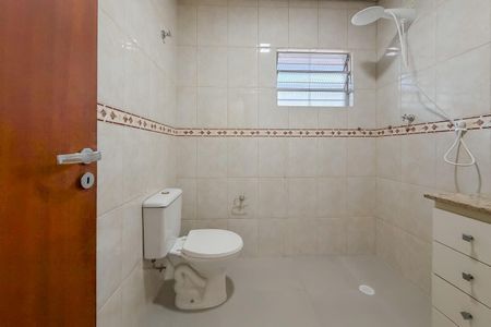 Casa para alugar com 70m², 2 quartos e 2 vagas Casa para alugar com 70m², 2 quartos e 2 vagasBanheiro Social