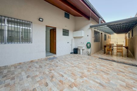 Casa para alugar com 70m², 2 quartos e 2 vagas Casa para alugar com 70m², 2 quartos e 2 vagasÁrea Externa