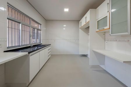 Casa para alugar com 70m², 2 quartos e 2 vagas Casa para alugar com 70m², 2 quartos e 2 vagasCozinha