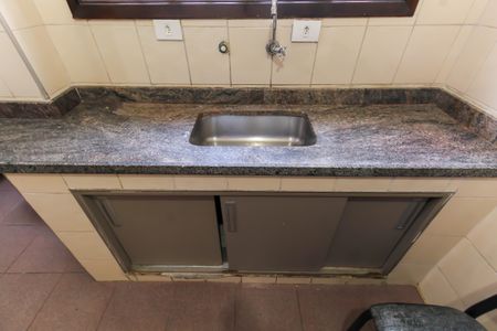 Casa à venda com 220m², 4 quartos e 2 vagas