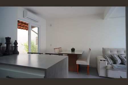 Casa de condomínio à venda com 87m², 3 quartos e 2 vagasCozinha/sala 