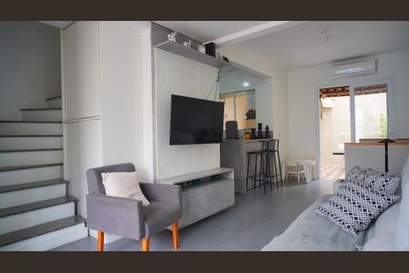 Sala  de casa de condomínio à venda com 3 quartos, 87m² em Vila Nova, Porto Alegre