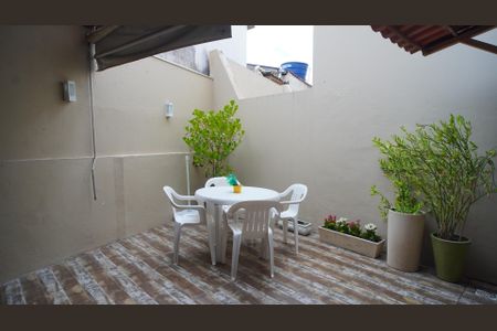 Casa de condomínio à venda com 87m², 3 quartos e 2 vagasPátio 