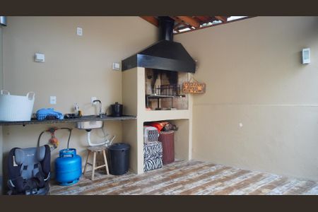 Casa de condomínio à venda com 87m², 3 quartos e 2 vagasChurrasqueira