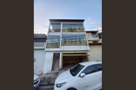 Casa para alugar com 240m², 4 quartos e 1 vagaFachada