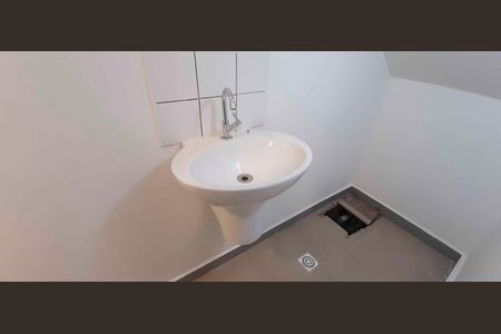 Banheiro de casa para alugar com 1 quarto, 10m² em Vila Yolanda, Osasco