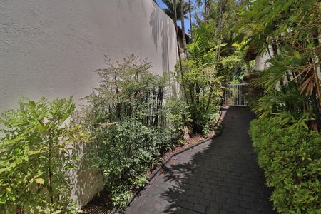 Casa para alugar com 424m², 4 quartos e 5 vagasJardim