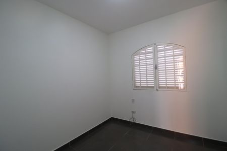 Casa para alugar com 424m², 4 quartos e 5 vagasQuarto externo