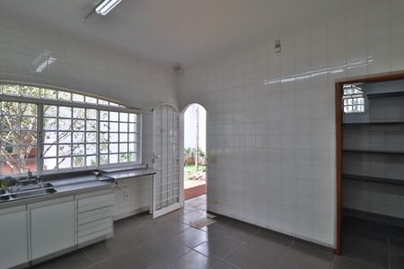 Casa para alugar com 424m², 4 quartos e 5 vagasCozinha