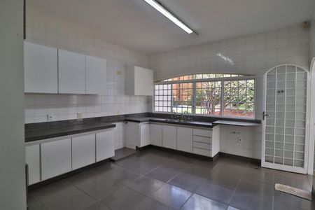 Casa para alugar com 424m², 4 quartos e 5 vagasCozinha
