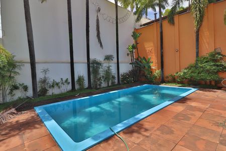 Casa para alugar com 424m², 4 quartos e 5 vagasPiscina
