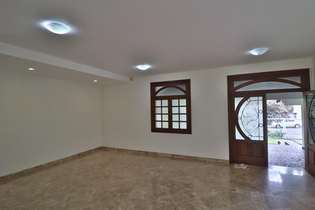 Casa para alugar com 424m², 4 quartos e 5 vagasSala 2