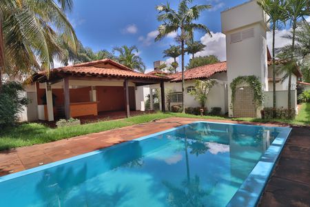 Casa para alugar com 424m², 4 quartos e 5 vagasPiscina