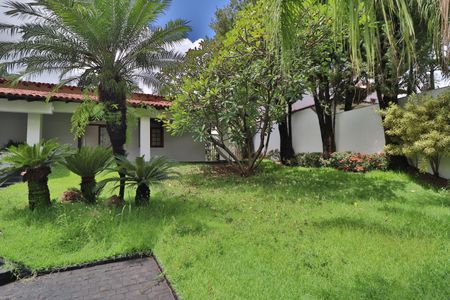 Casa para alugar com 424m², 4 quartos e 5 vagasJardim