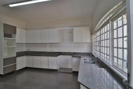 Casa para alugar com 424m², 4 quartos e 5 vagasCozinha