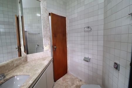 Casa para alugar com 424m², 4 quartos e 5 vagasBanheiro Social