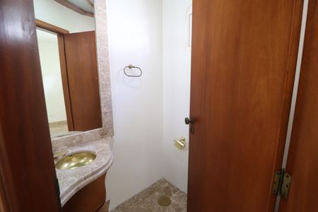 Casa para alugar com 424m², 4 quartos e 5 vagasLavabo