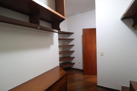 Casa para alugar com 424m², 4 quartos e 5 vagasQuarto 3 - Suíte - Closet