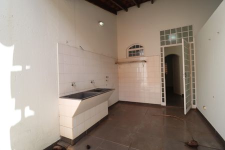 Casa para alugar com 424m², 4 quartos e 5 vagasÁrea de Serviço